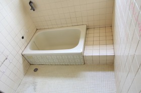 狭い浴槽