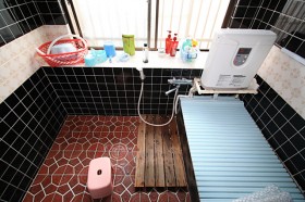 古いタイルのお風呂 古いタイルのお風呂