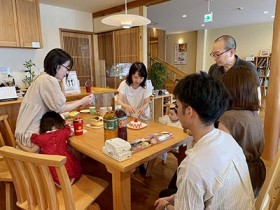誕生日会の様子 403185d13563b305295a0db960b2cfae