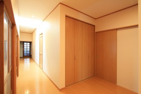 廊下収納と天窓 廊下収納と天窓