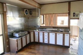 L型の古いキッチン L型の古いキッチン