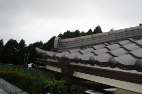 崩れた瓦の補修 崩れた瓦の補修