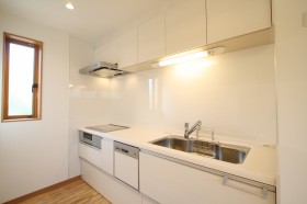 脇屋の駐車スペースを住居にリフォーム 脇屋の駐車スペースを住居にリフォーム