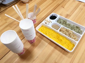木育広場米麹味噌で味噌玉づくり 木育広場米麹味噌で味噌玉づくり