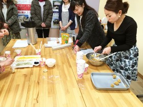 木育広場米麹味噌で味噌玉づくり