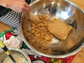 木育広場でお味噌作り 木育広場でお味噌作り