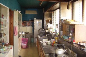 6mも横に長い以前の台所 6mも横に長い以前の台所