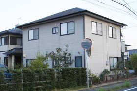 暗い印象の外壁 暗い印象の外壁