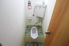 古い和式トイレ