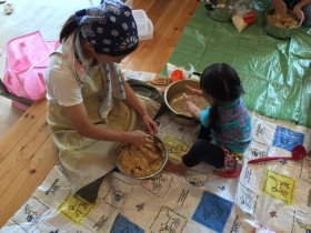 木育広場でお味噌作り 木育広場でお味噌作り