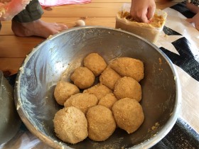 木育広場でお味噌作り 木育広場でお味噌作り